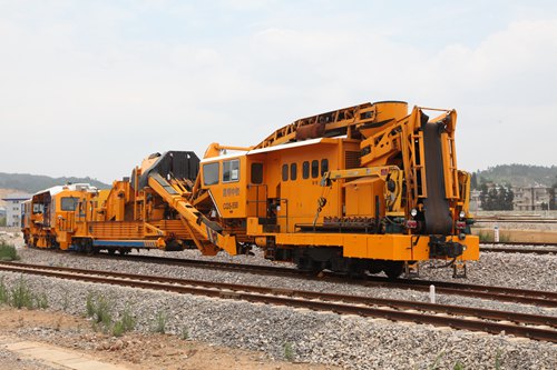 CQS-550道岔全斷面道砟清篩機